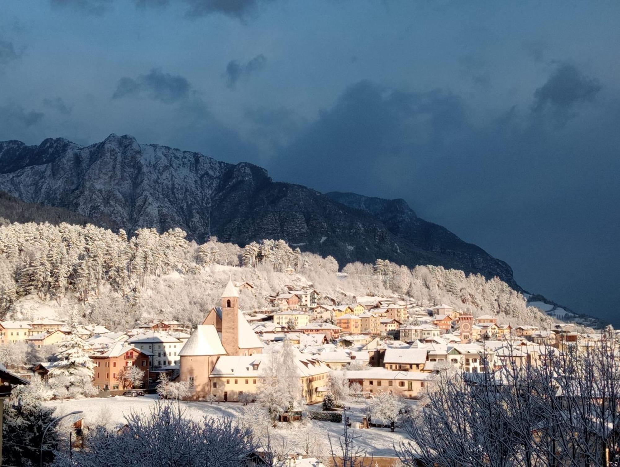 شقة Il Cervo - Abbraccio Delle Dolomiti كافاليسِّ المظهر الخارجي الصورة